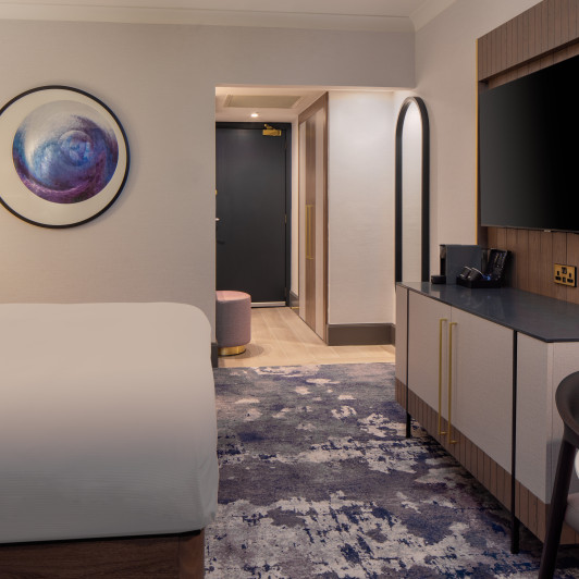 Hilton Glasgow Deluxe King Room 1